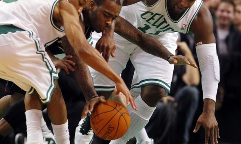 Bostono „Celtics“ pirmauja Rytų konferencijoje.