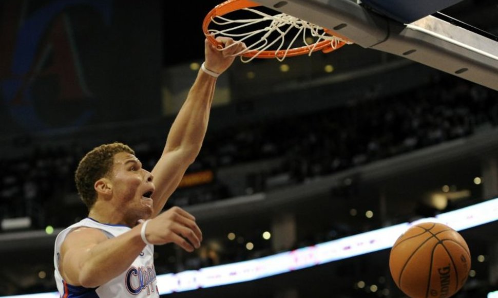 Pirmą sezoną NBA lygoje žaidžiantis Blake'as Griffinas išsiskiria įspūdingais dėjimais.