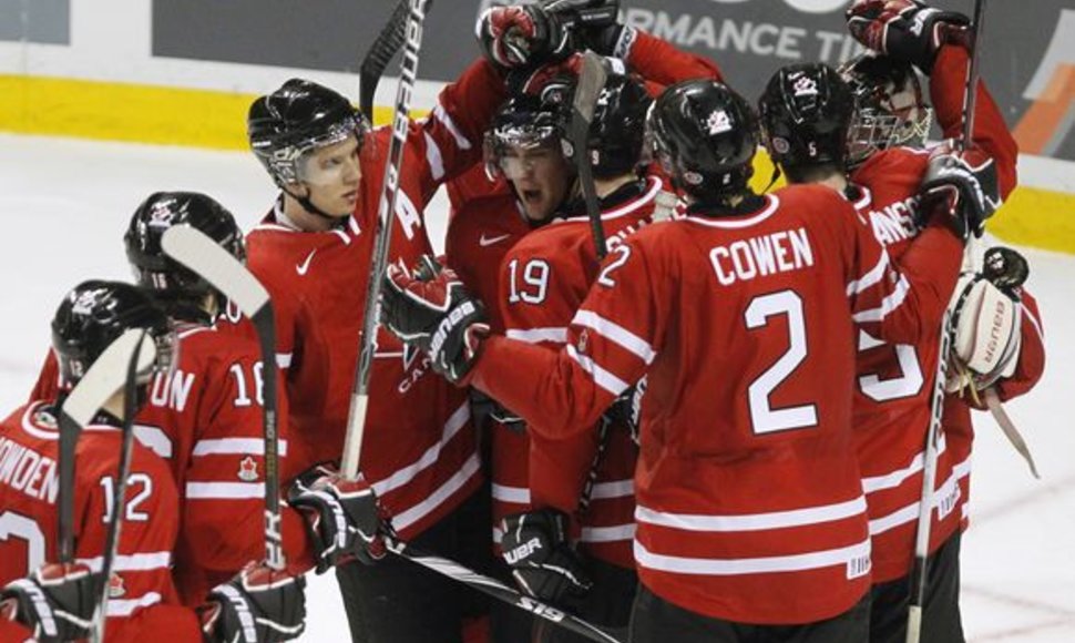 Kanados jaunimo (iki 20 metų) rinktinė džiaugiasi patekusi į finalą.