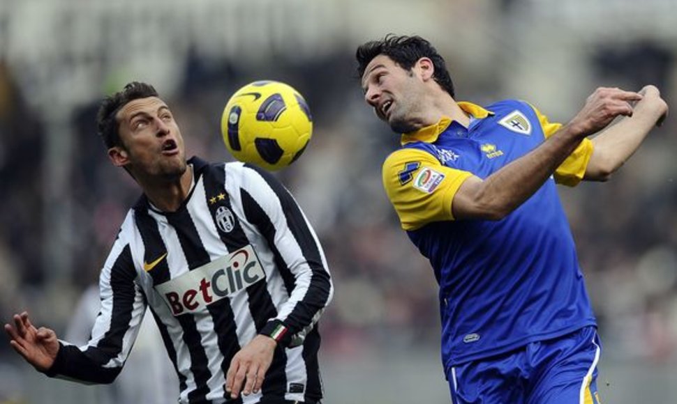 „Juventus“ (kairėje) triuškinamai pralaimėjo.