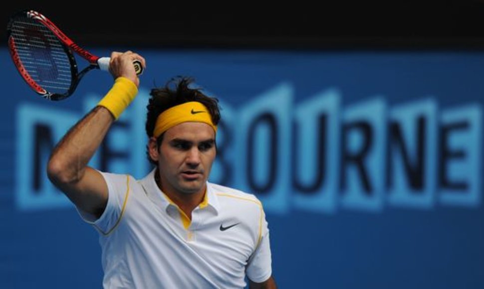 Rogeris Federeris nesunkiai įveikė pirmąjį ratą.