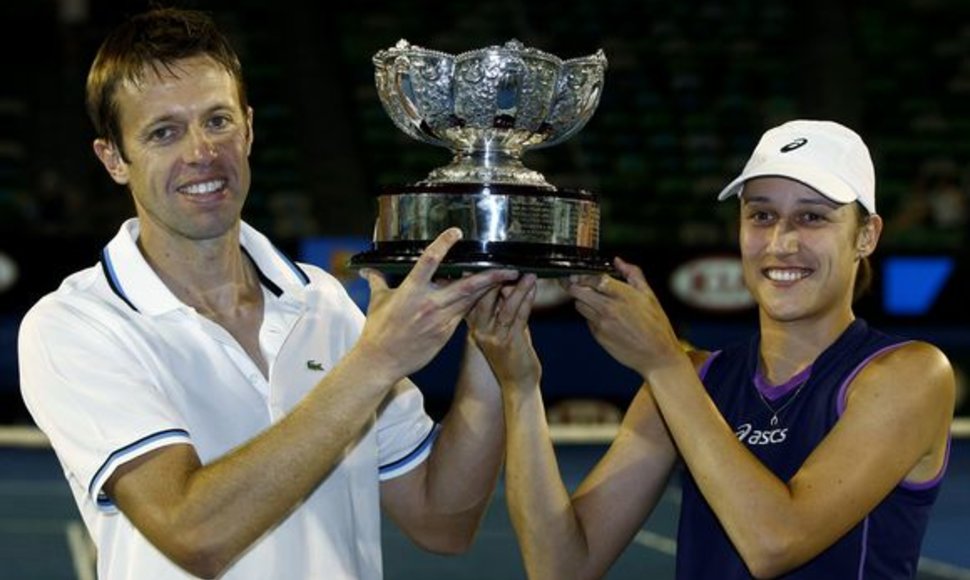 Mišrių dvejetų čempionai slovėnė Katarina Srebotnik ir kanadietis Danielis Nestoras.