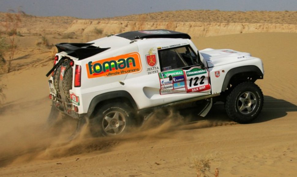 „Abu Dhabi desert challenge“ Lietuvos sportininkai dalyvaus su „Bowler Wildcat 200“ automobiliu.