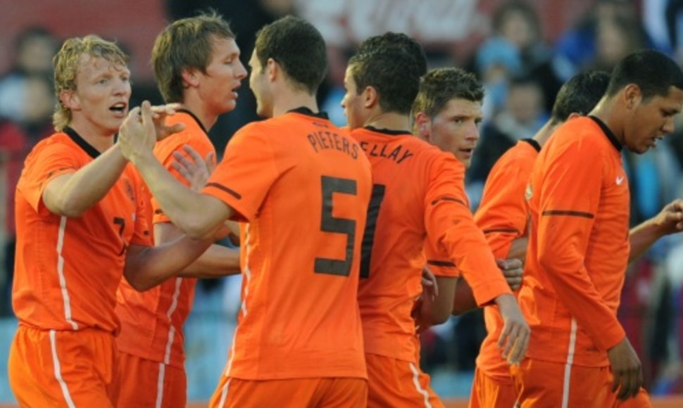 Olandijos futbolo rinktinė į FIFA reitingo viršūnę pakilo pirmą kartą istorijoje.