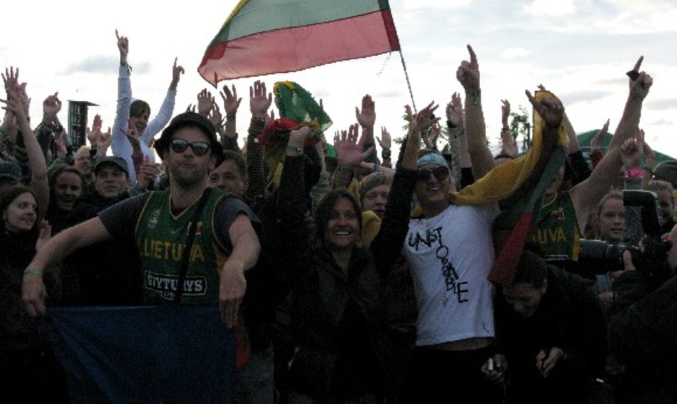 Lietuviai festivalyje „Heineken Open‘er“ giedojo tautišką giesmę.