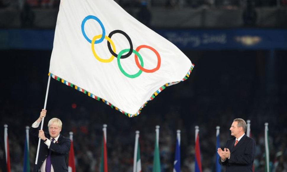 Londono meras Borisas Johnsonas olimpinių žaidynių vėliavą savo miestui gavo 2008-aisias per Pekino olimpinių žaidynių uždarymą.