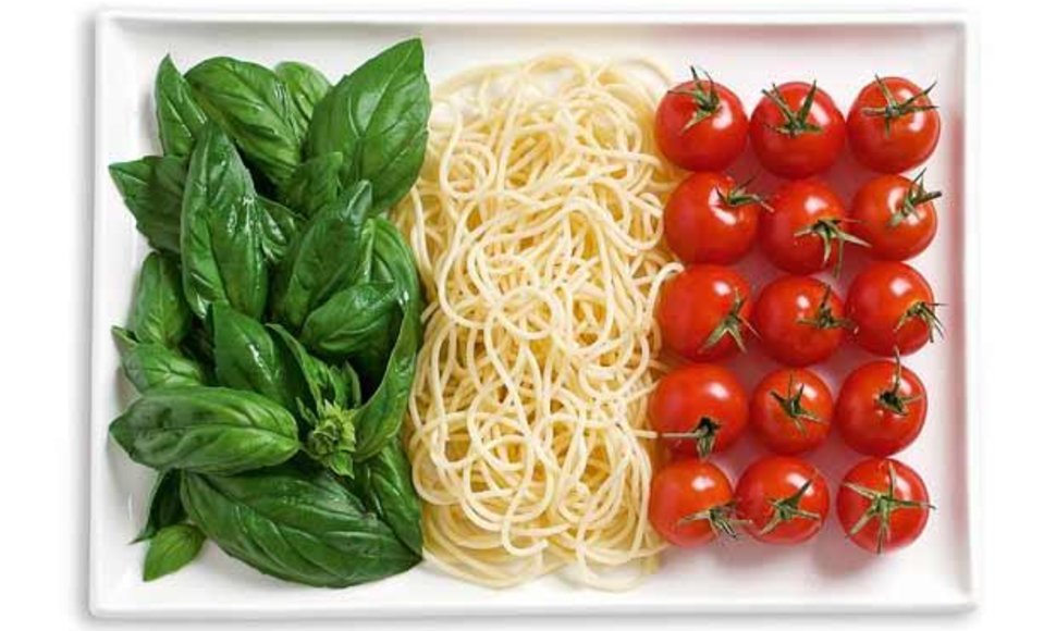 Italijos vėliava iš maisto produktų.