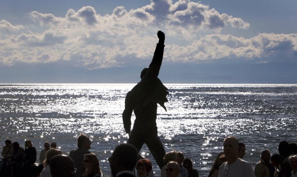 Freddie Mercury statula Šveicarijos Montrė mieste prie Ženevos ežero.