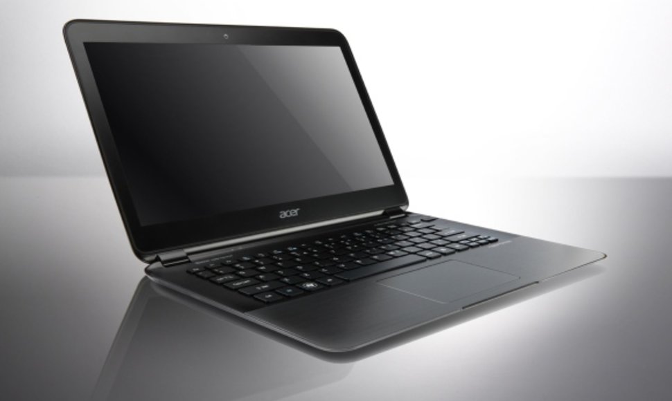 Ploniausias pasaulyje nešiojamasis kompiuteris „Acer Aspire S5“.