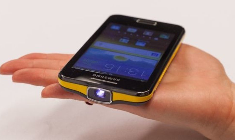 „Samsung Galaxy Beam“ išmanusis telefonas su projektoriumi