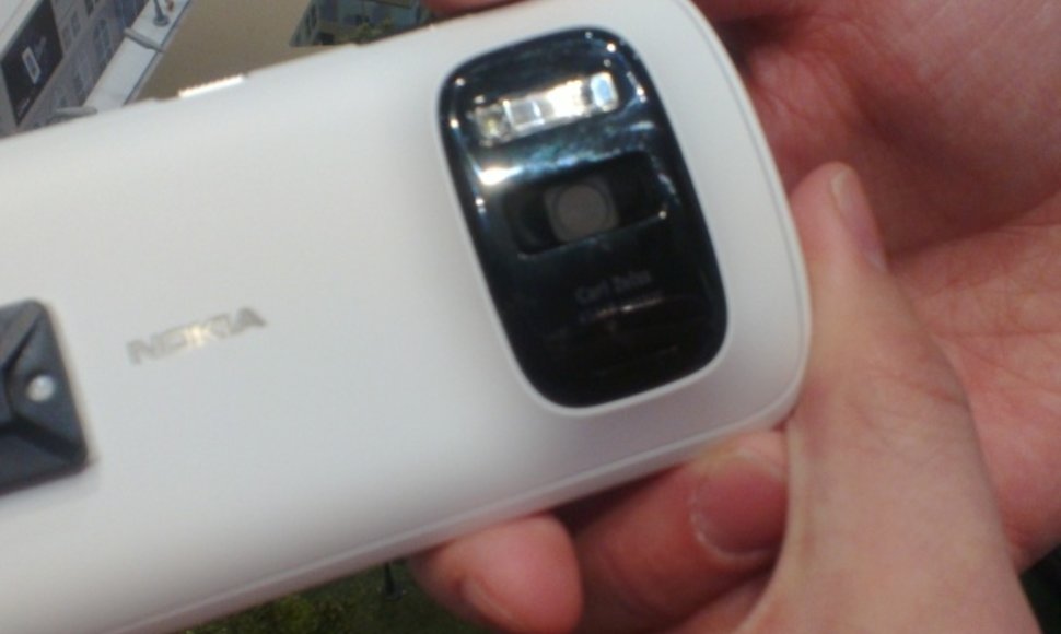 Telefono „Nokia 808 PureView“ vaizdo kamera