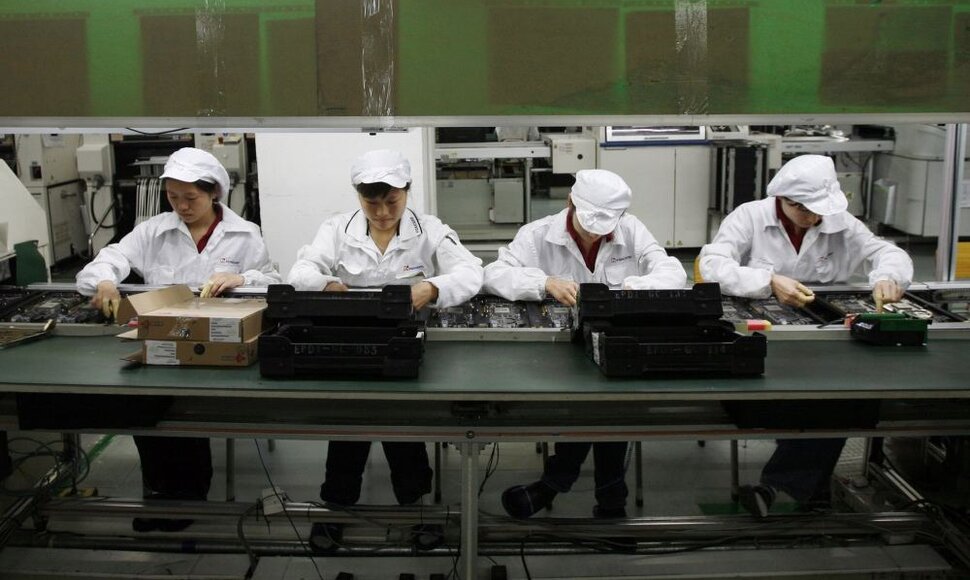 &bdquo;Foxconn&ldquo; gamyklos darbuotojai
