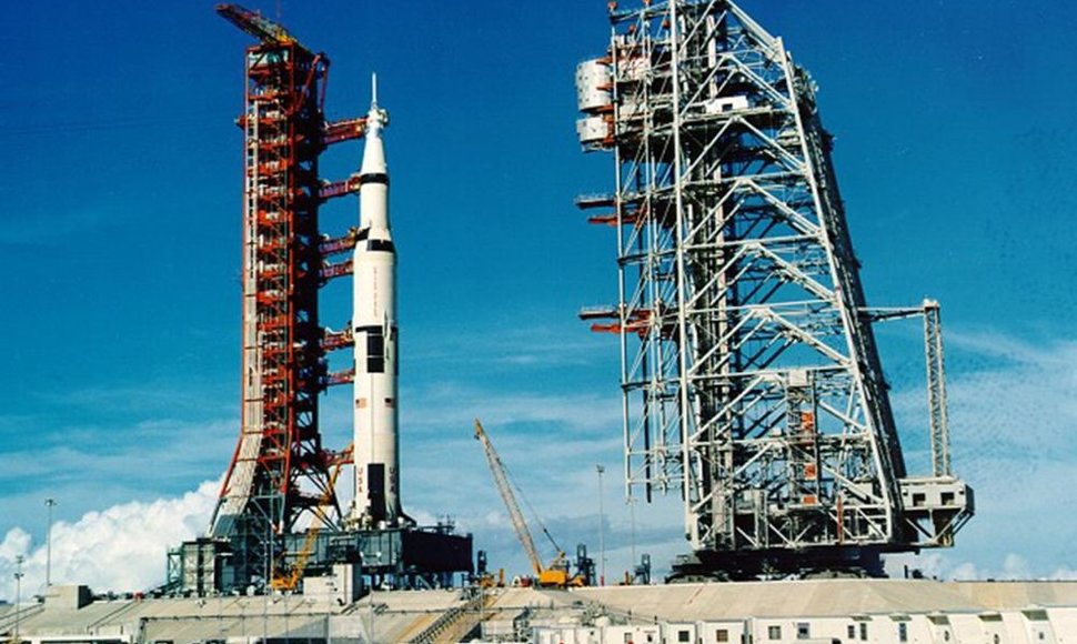 „Saturn V“ raketa, nešanti „Apollo 11“ erdvėlaivį. 