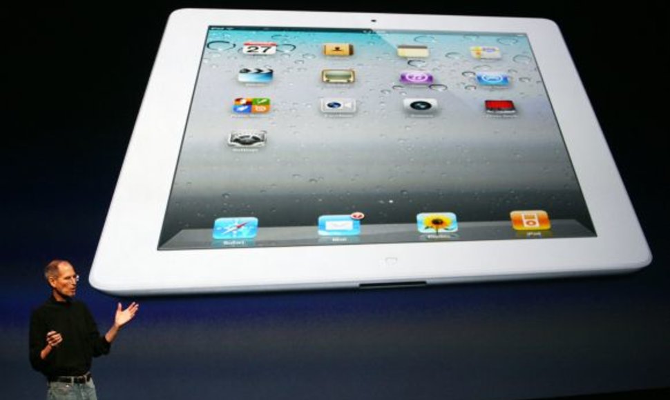 „Apple“ generalinis direktorius Steve‘as Jobsas pristato „iPad2“.