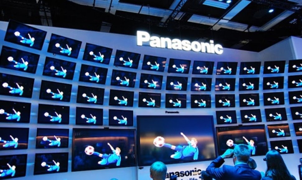 „Panasonic“ 3D televizorių siena