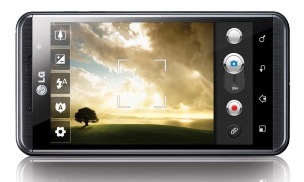 Išmaniuoju telefonu „LG Optimus 3D“ galima fotografuoti ir filmuoti trimačius vaizdus. 