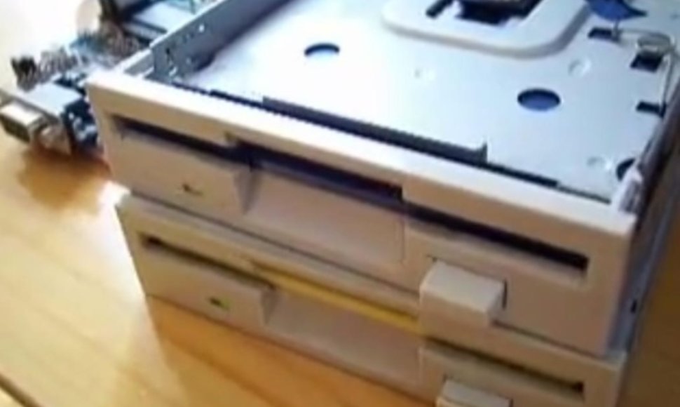 „Floppy“ diskų nuskaitymo įrenginiai