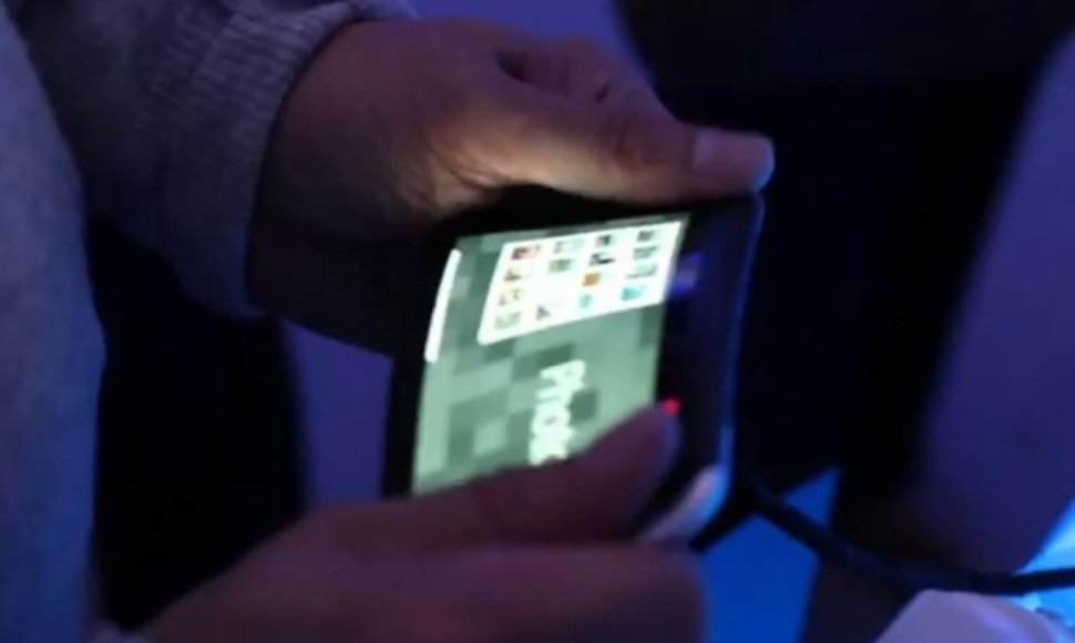„Nokia“ pademonstravo lankstaus išmaniojo telefono prototipą.