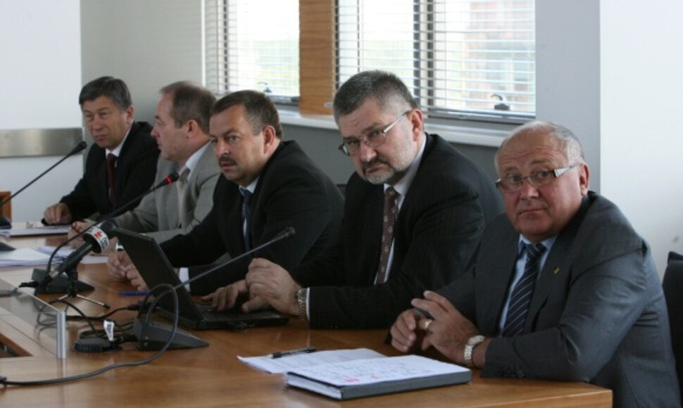 Mero Viliaus Navicko teigimu, &bdquo;dabar vicemerų atsakomybė milžini&scaron;ka, o atlyginimas mažesnis negu departamento vadovo&ldquo;.