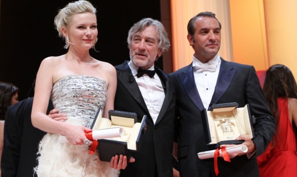 2011-ųjų Kanų kino festivalyje geriausia aktore pripažinta Kirsten Dunst, komisijos pirmininkas Robertas De Niro ir geriausiu aktoriumi paskelbtas Jeanas Dujardinas.