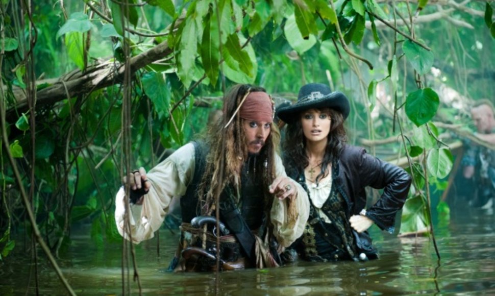 „Karibų jūros piratai: ant keistų bangų“ žvaigždės – Johnny Deppas ir Penelope Cruz.