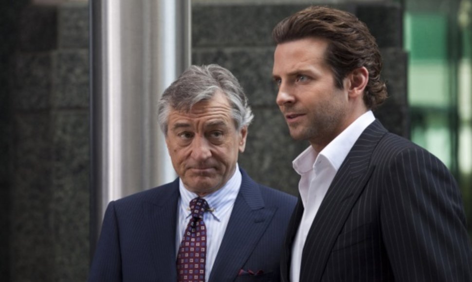 Trileryje „Šalutinis efektas“ žiūrovai išvys Bradley Cooperį ir Robertą De Niro.