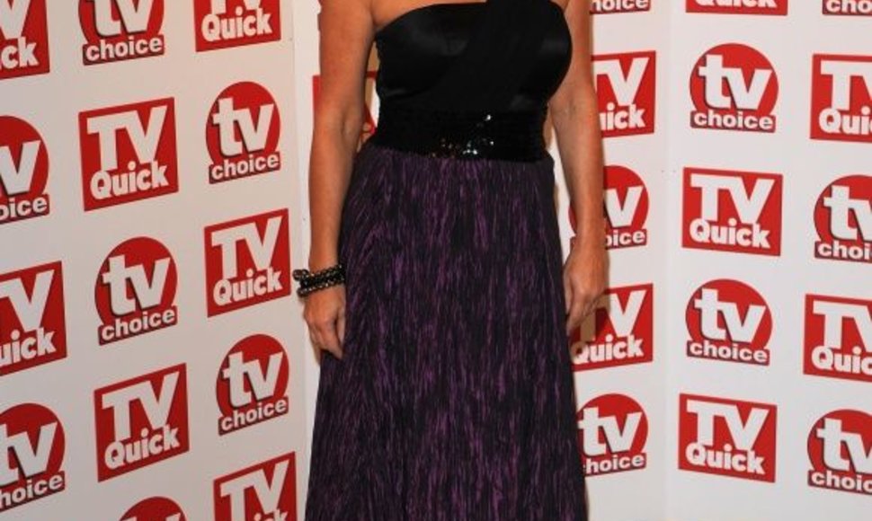 Iššūkį amžiaus diskriminacijai metė ir britų TV serialo „EastEnders“ žvaigždė Gillian Taylforth, kuri išdrįso apsinuoginti prieš fotoobjektyvą.