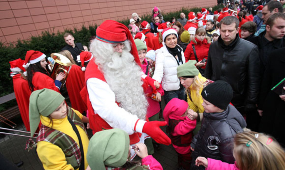 Į Kauną pirmą kartą Lietuvos istorijoje atvažiavo pagrindinis pasaulio Kalėdų Senelis. 
