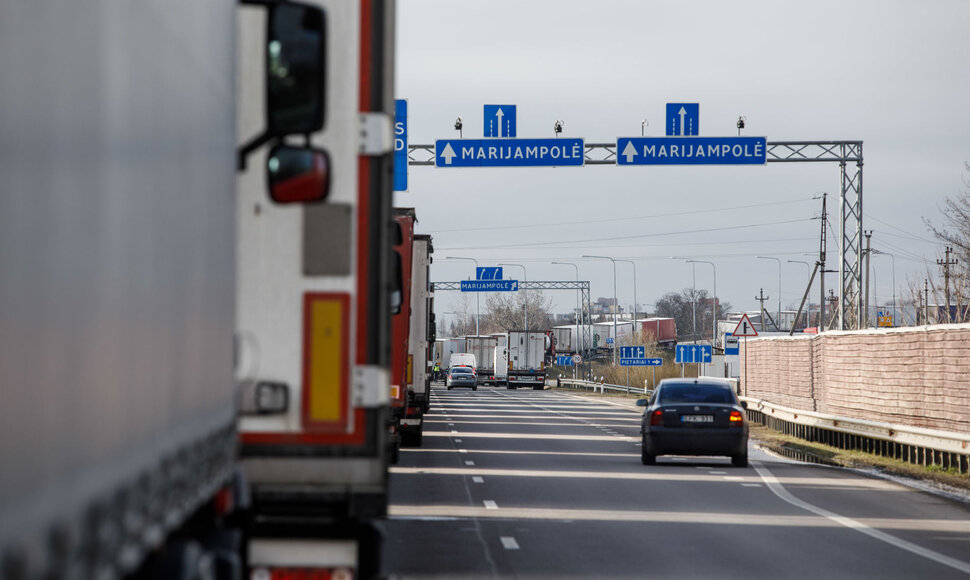 Lenkijos link vykstančių vilkikų eilės