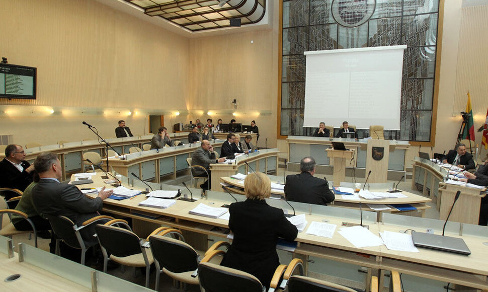Posėdžių salė po pertraukos