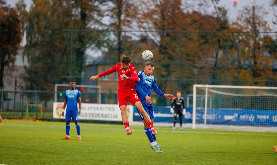 Panevėžio futbolo klubui įteikta čempionų taurė