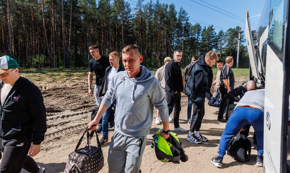 Rezervo kariai atvyko į karinius vienetus