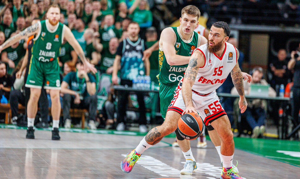 Dovydas Giedraitis, Mike James