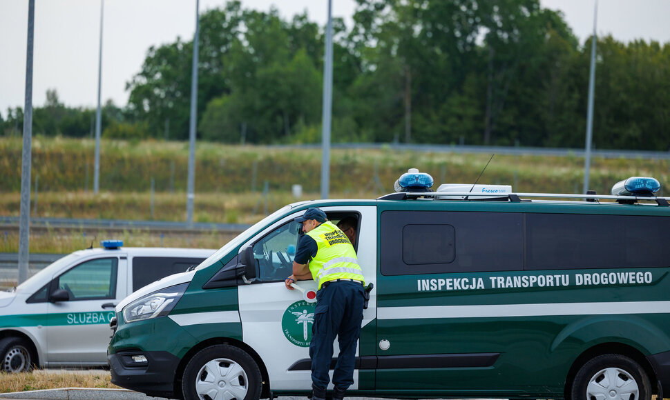 Automobilių patikra prie Lenkijos sienos