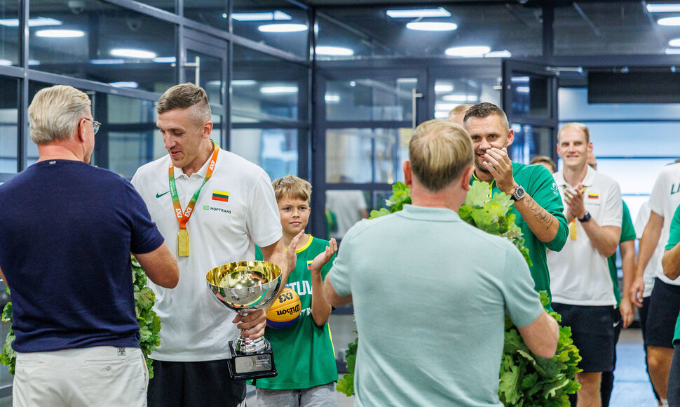 Krep&scaron;ininkų sutiktuvės oro uoste