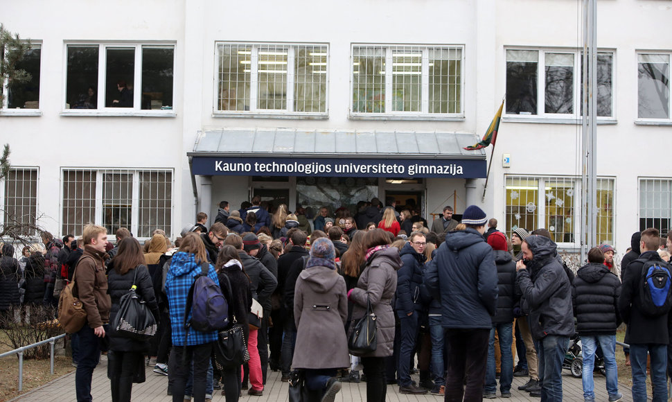 KTU gimnazijos „flash mob“ akcija