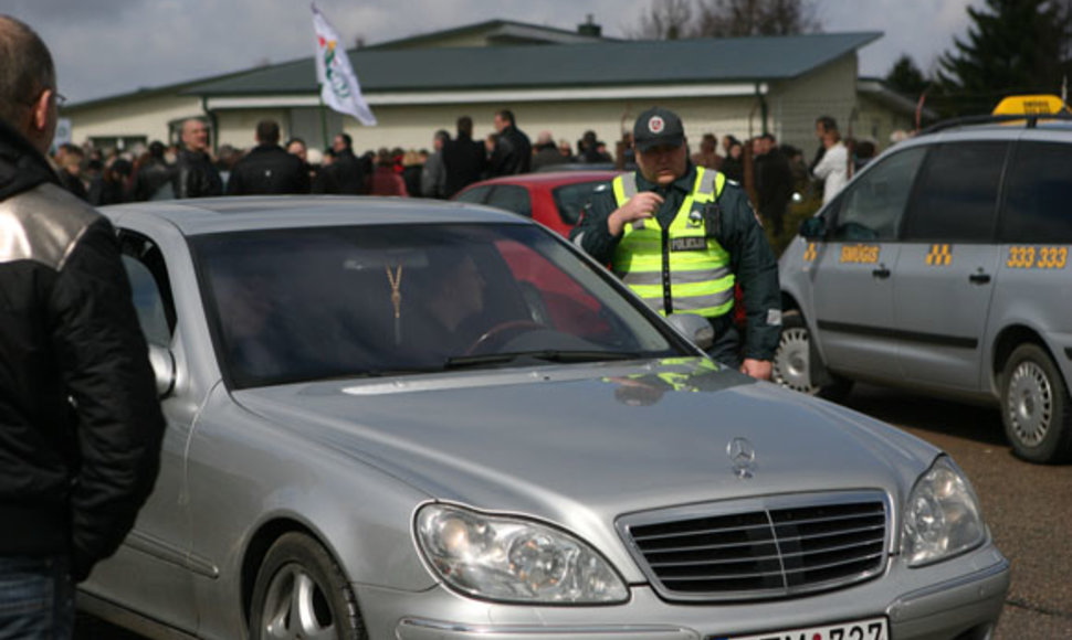 Policija sulaikė  „Mercedes“ vairuotoją. 