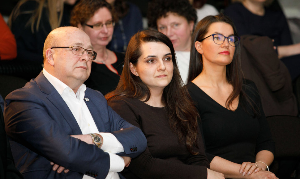 Irena Segalovičienė (centre)