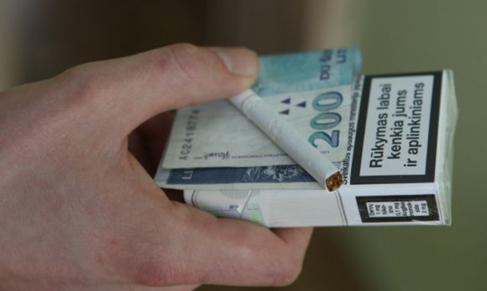 Konkurso nugalėtojui už atsisakytas cigaretes bus įteiktas 7000 eurų vertės čekis prabangioms atostogoms.