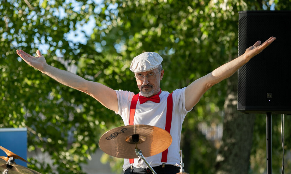 Retro swing kabaret stiliaus grupė &bdquo;Kartą Amerikoj&ldquo;