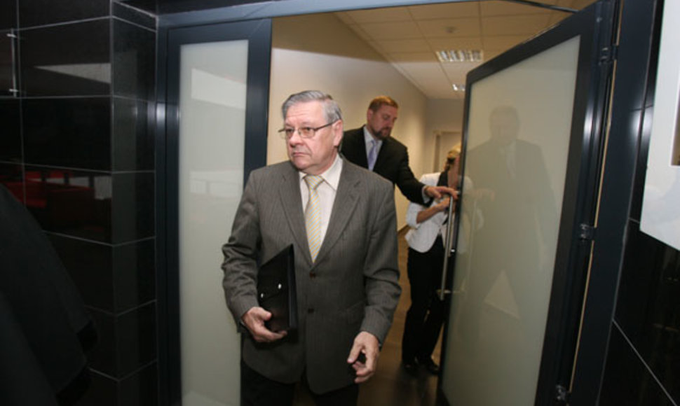 Buvęs Kauno miesto vicemeras A.A.Balutis kaltinamas pagalba, duodant kyšį.