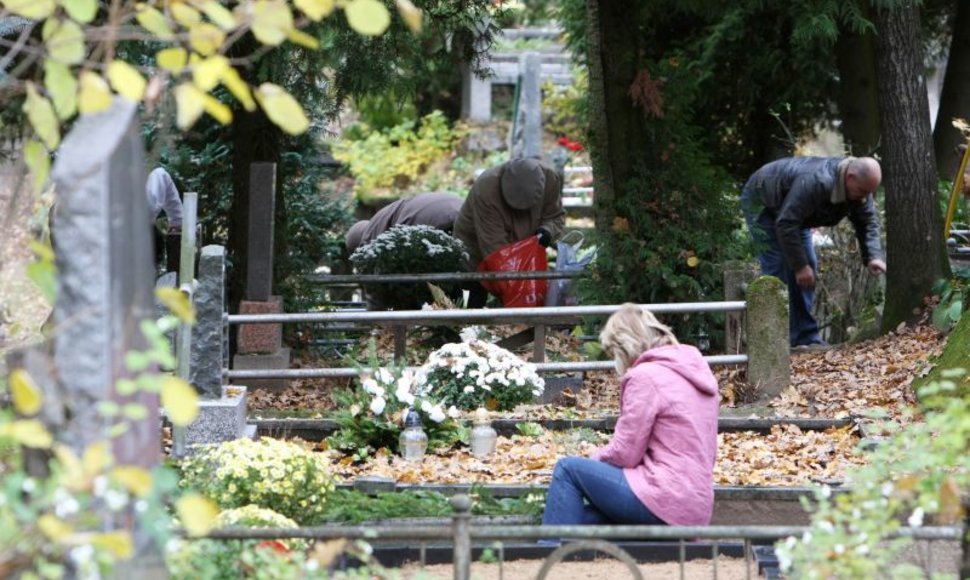 Kauno kapinėse Vėlinės bus kuklesnės