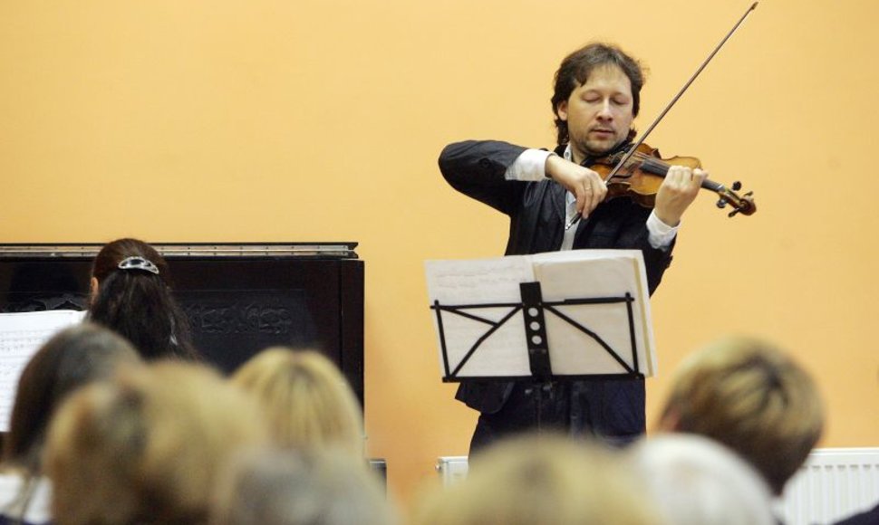 V.Čepinskis koncertavo Kauno Raudonojo Kryžiaus klinikinėje ligoninėje