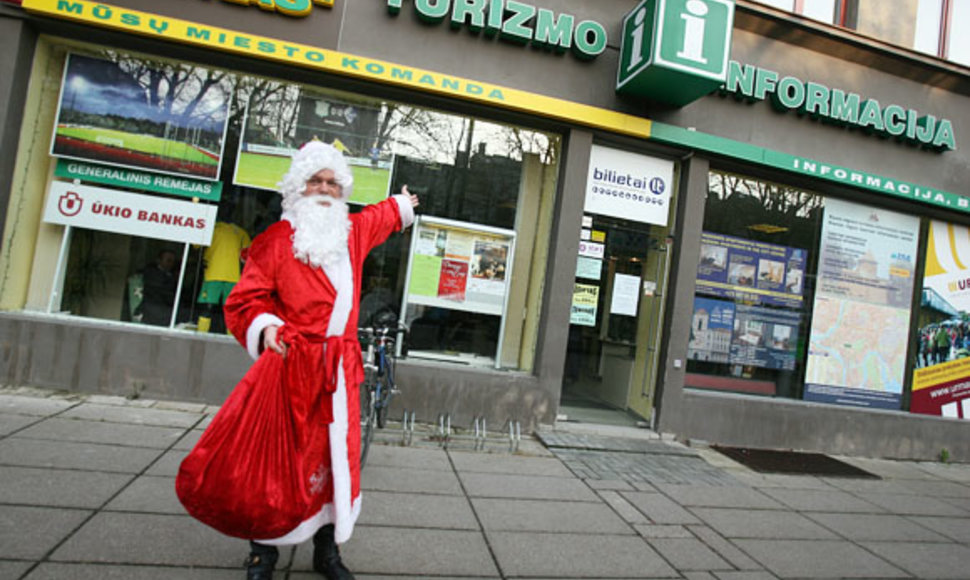 Kalėdiniame informacijos centre laukiami visi, kuriems rūpi šventiniai rengniai ir dovanos.