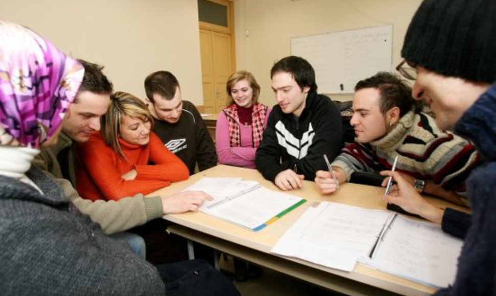 KTU rengtuose intensyviuose lietuvių kalbos ir kultūros kursuose mokėsi jaunuoliai iš Prancūzijos, Italijos, Vengrijos, Turkijos ir Lenkijos.