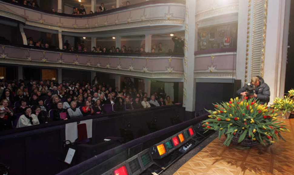 Kauno valstybiniame muzikiniame teatre vyko Tarptautinei moterų solidarumo dienai skirta konferencija-diskusija