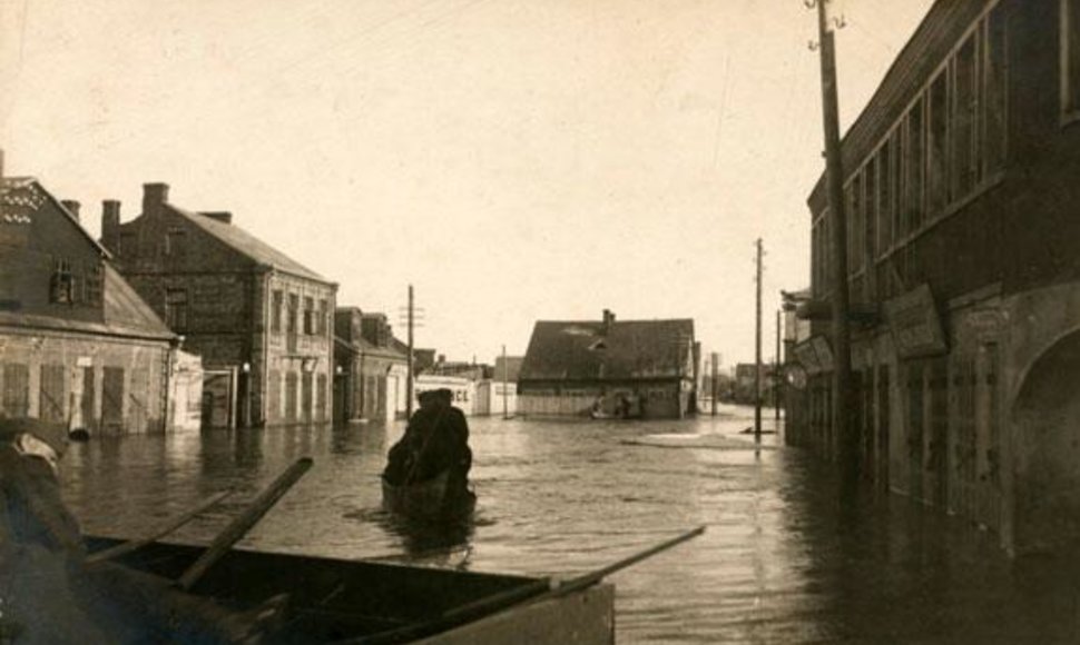 1926 metų potvynis užtvindė Jonavos gatvę