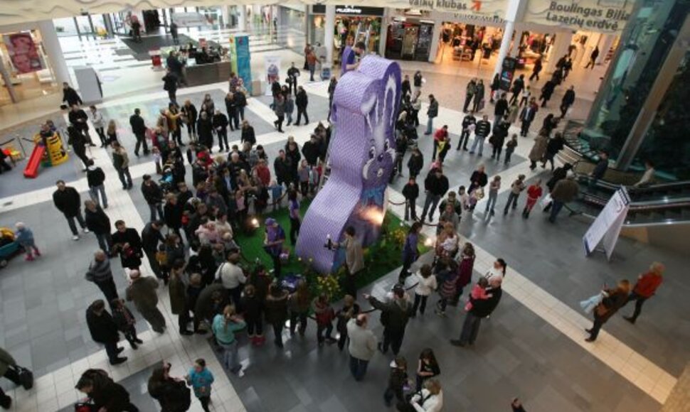 &Scaron;iuo metu rekordai itin mėgstamas prekybos centrų rengiamas akcijas vie&scaron;inančių vie&scaron;ųjų ry&scaron;ių specialistų &bdquo;arkliukas&ldquo;.