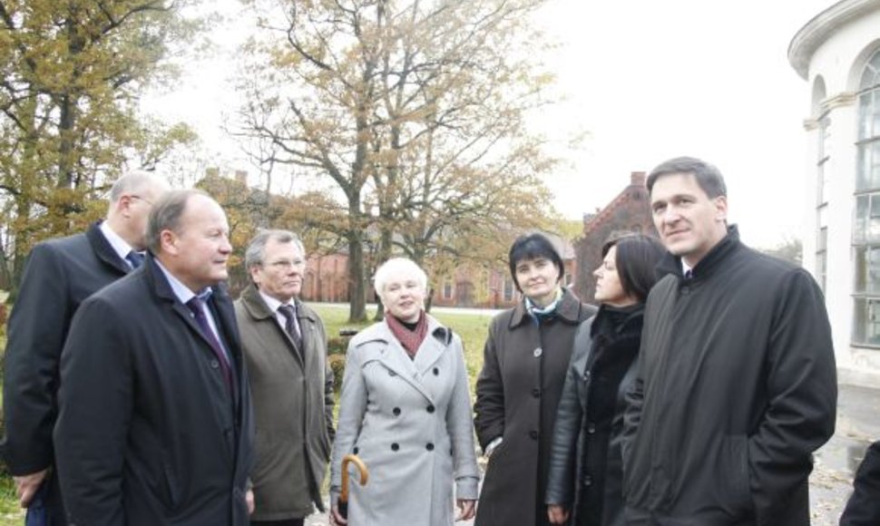 Penktadienį Kauno rajone lankėsi Ūkio ministras D.Kreivys (dešinėje)