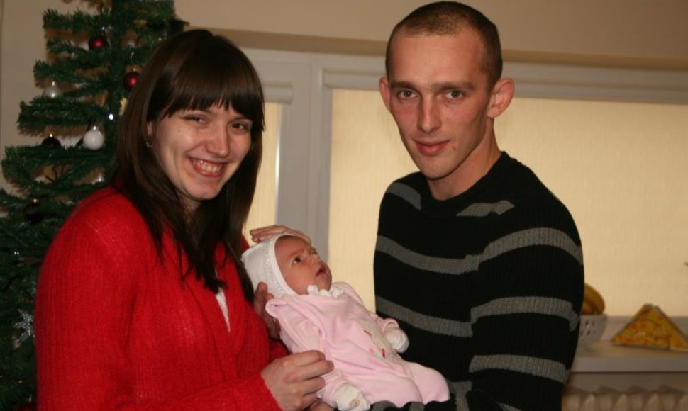 Dovilės ir Dariaus Stagniūnų pirmagimė Edita tapo 1000-uoju kūdikiu, 2010 metais gimusiu Kauno rajone.